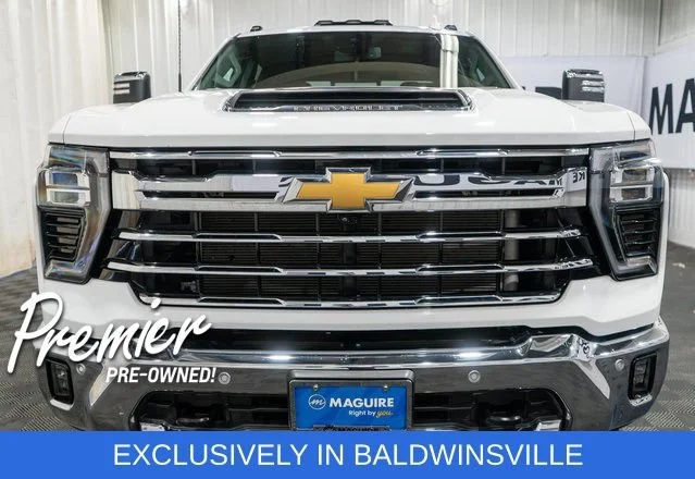 Used 2024 Summit White Chevrolet LTZ image 3
