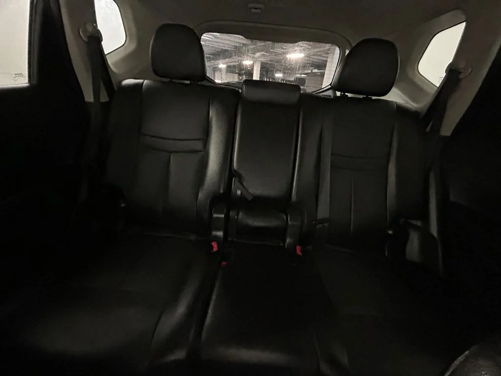 Used 2019 Gray Nissan SL image 19
