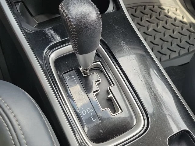 Used 2019 Brown Mitsubishi SE image 28