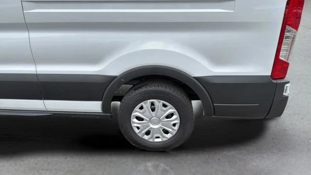 Used 2025 White Ford XL image 38
