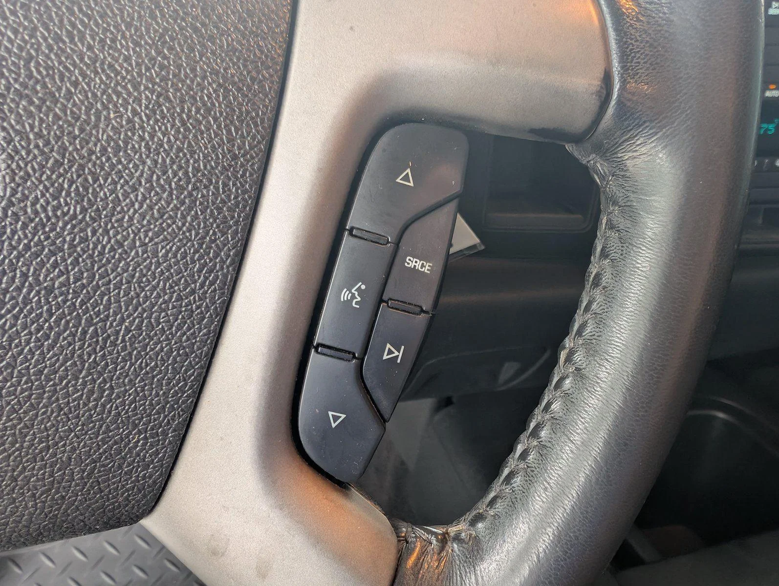 Used 2007 Summit White GMC SLE2 image 22