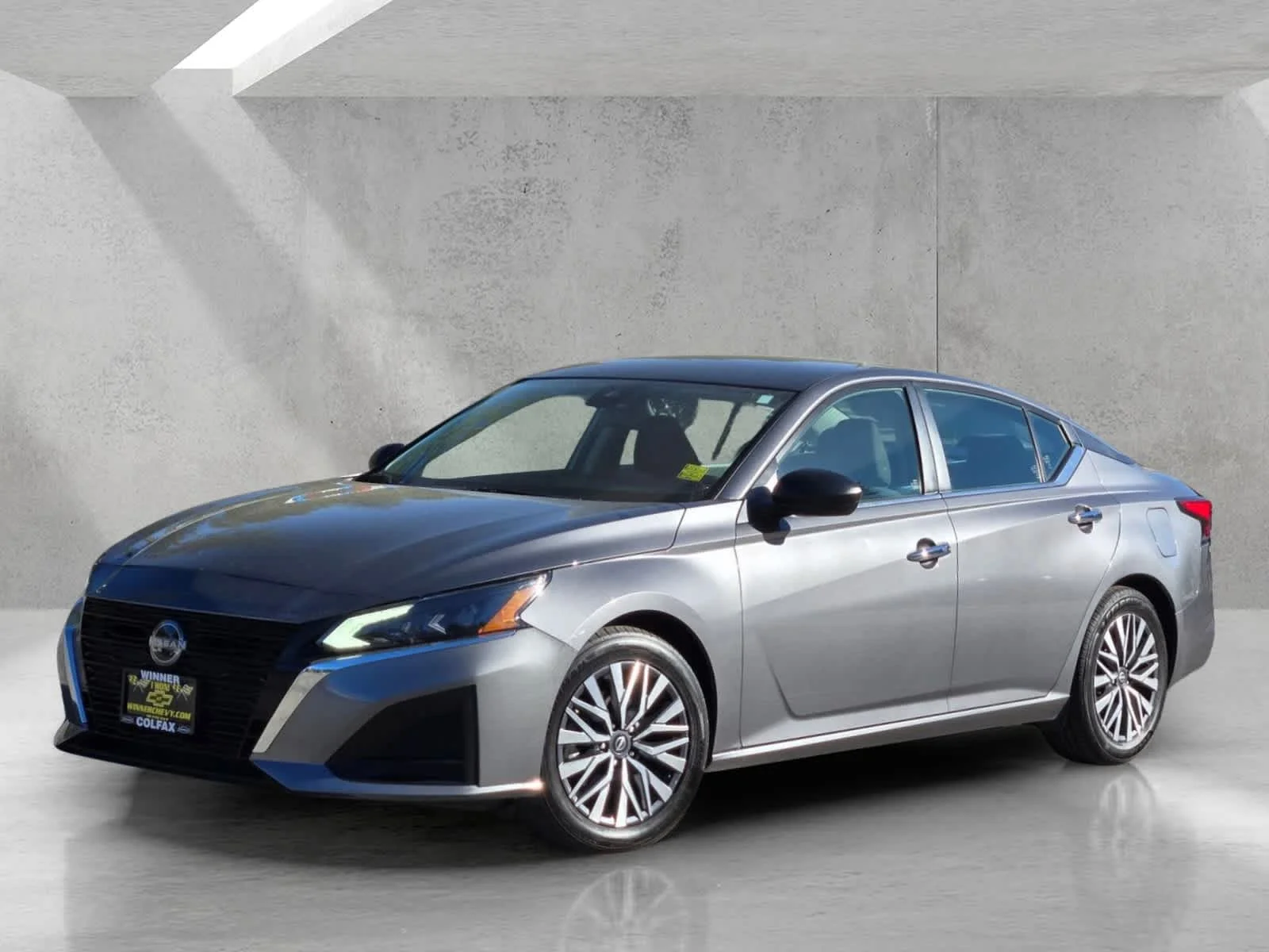 Used 2024  Nissan 2.5 SV image 8