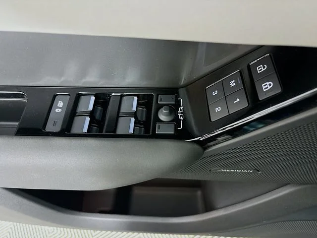 New 2026 Green Land Rover S image 20