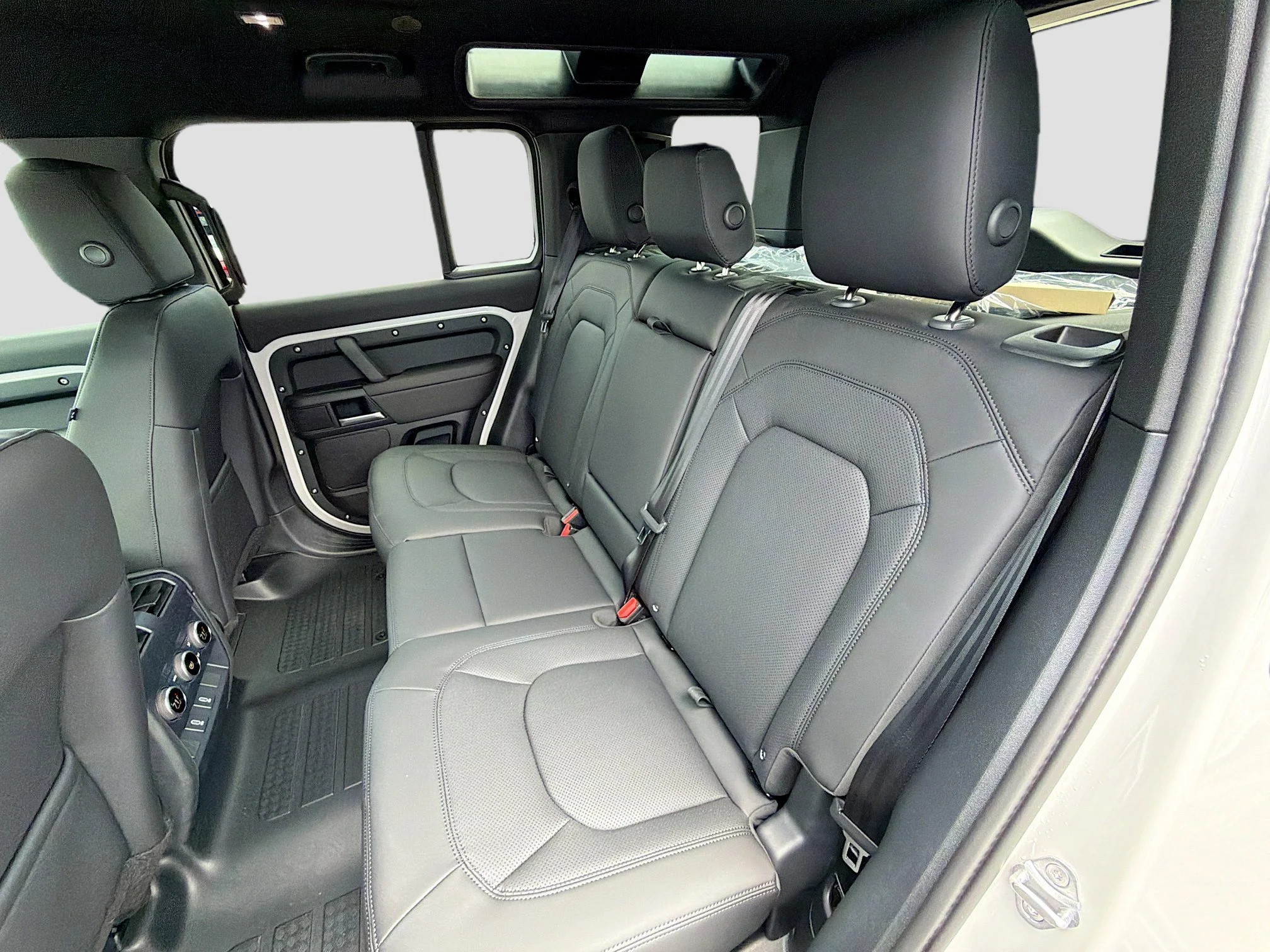 New 2026 Borasco Grey Metallic Land Rover S image 19