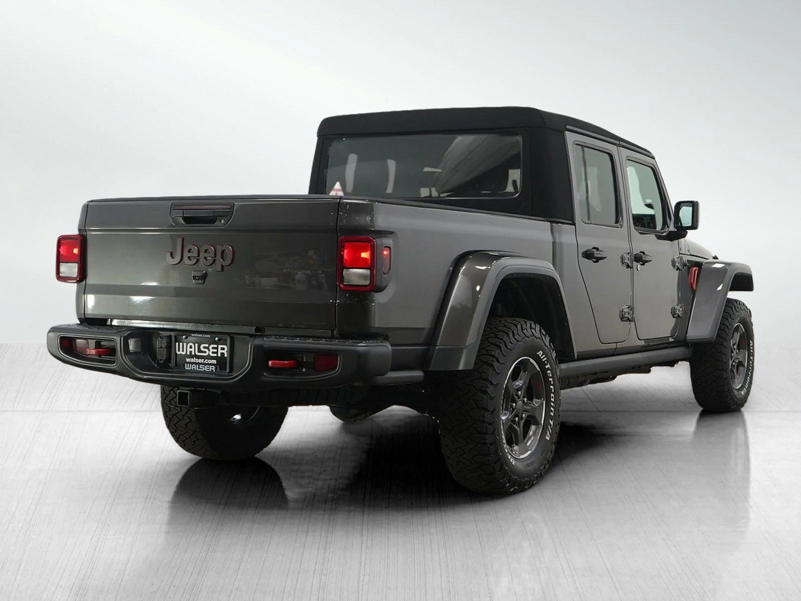 Used 2022 Granite Crystal Metallic Clearcoat Jeep Rubicon image 5