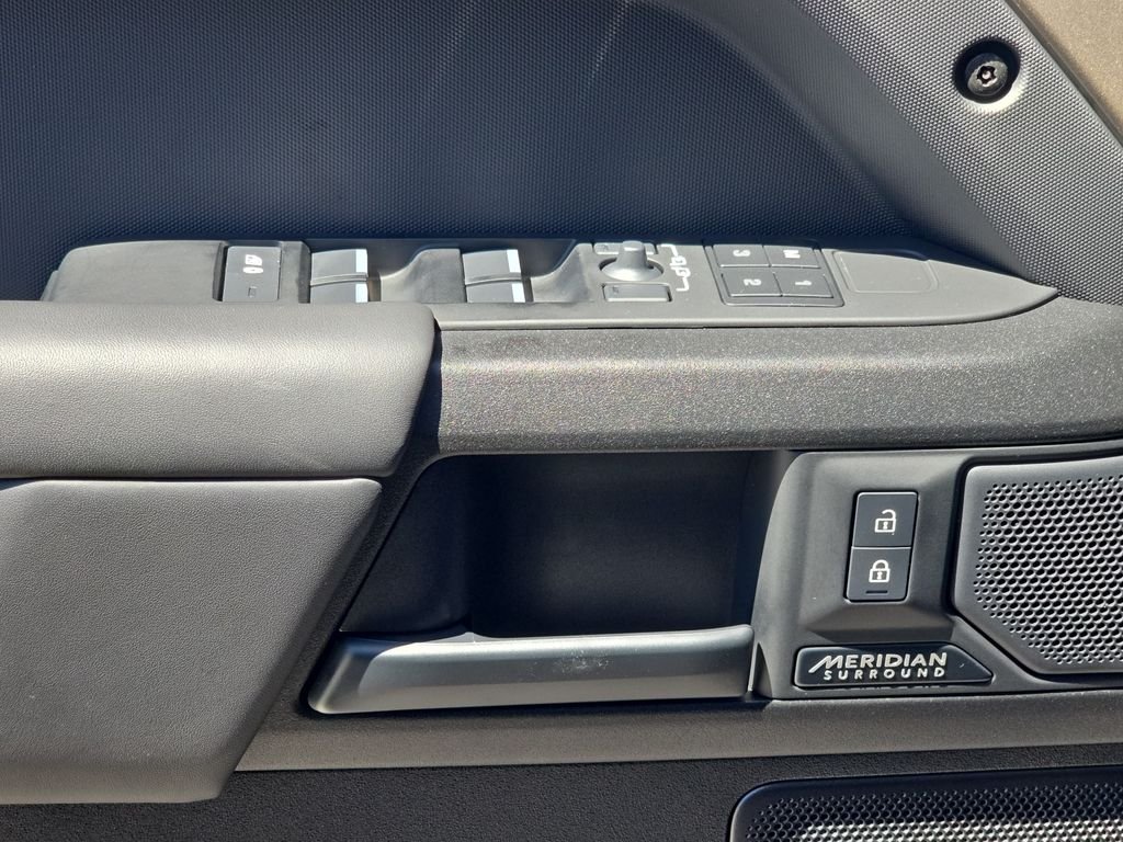 Used 2025 Brown Land Rover OCTA image 28
