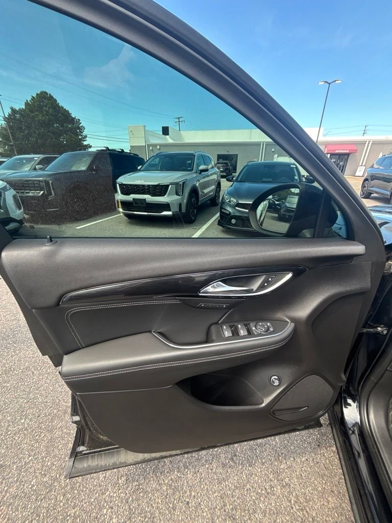 Used 2023 Black Buick Essence image 11