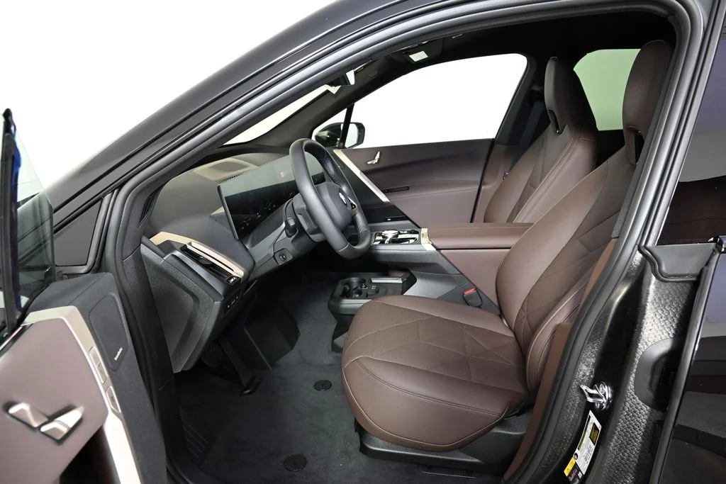 2026 BMW iX 45 - Photo 14