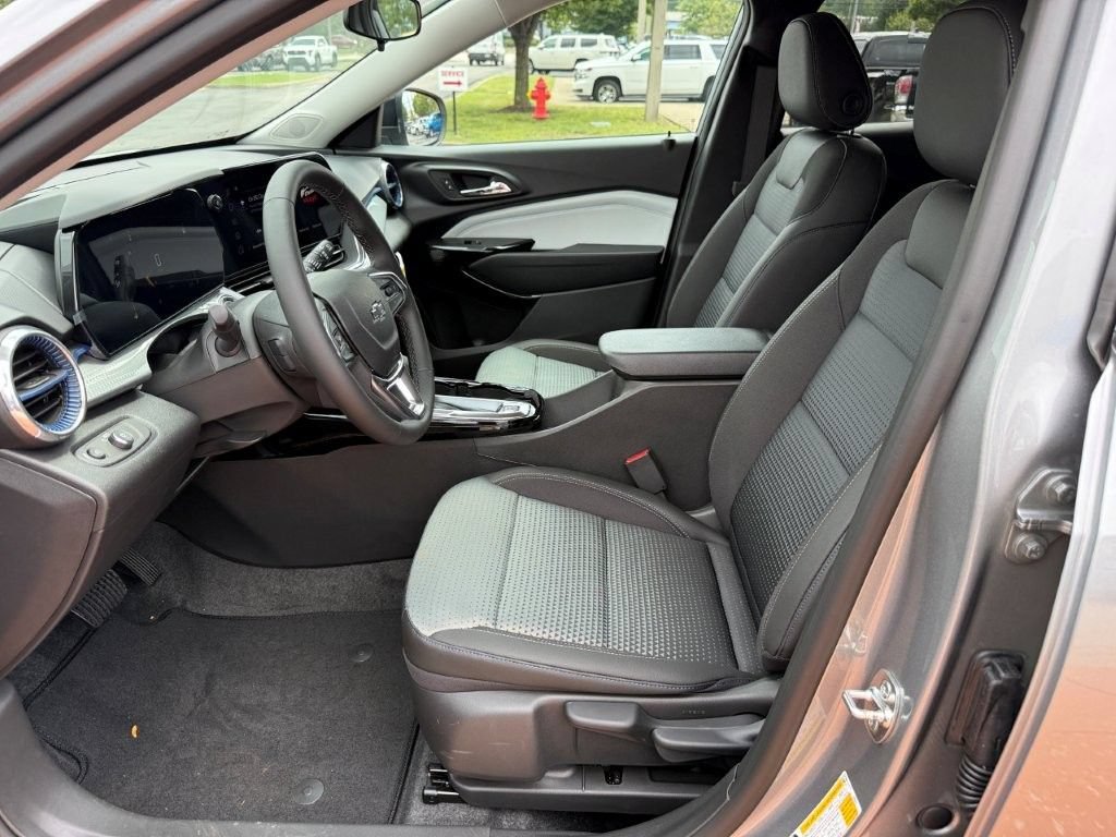 2026 Chevrolet Trax LT - Photo 10