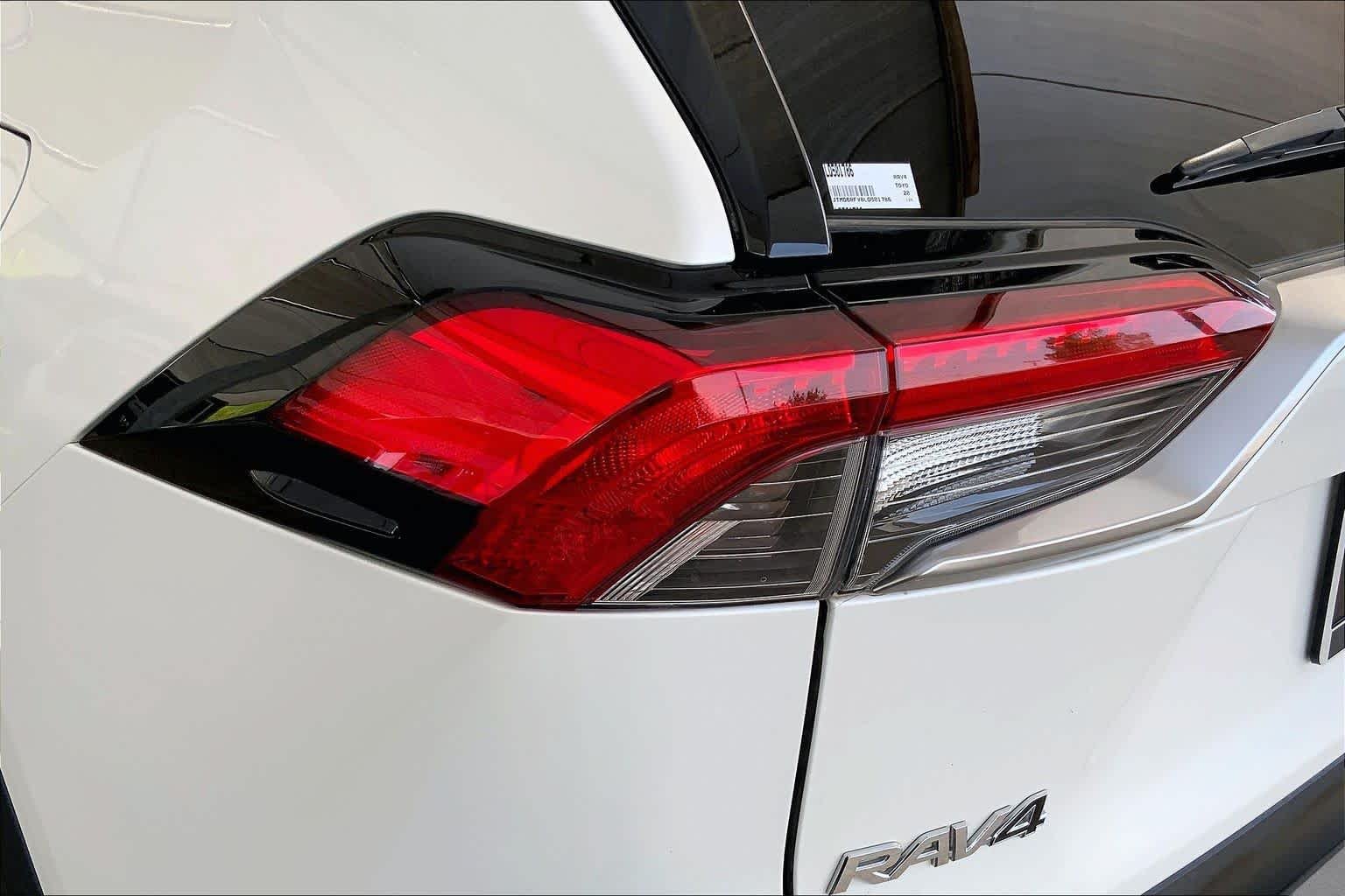 Used 2020 Blizzard Pearl Toyota Hybrid Limited image 29