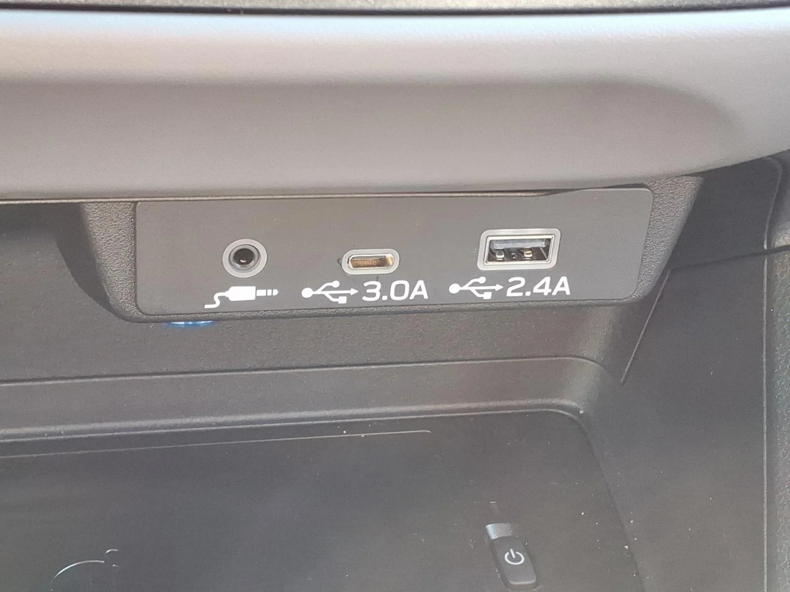 Used 2025 White Subaru Limited image 17