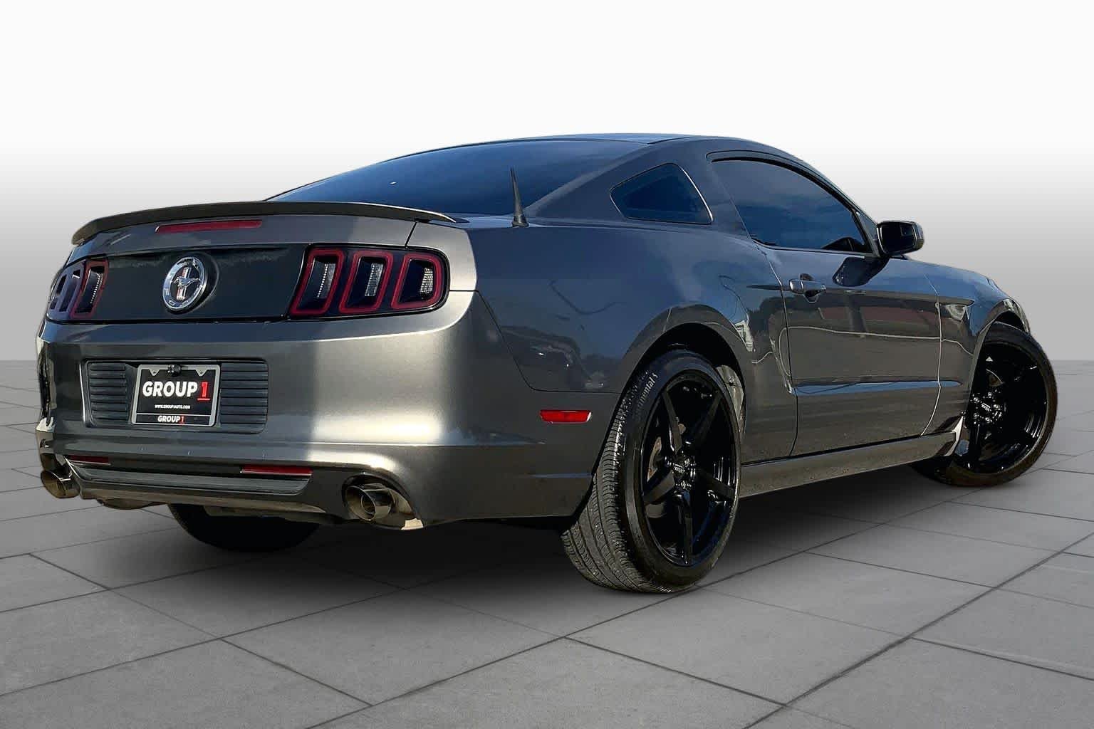 Used 2014 Sterling Gray Metallic Ford V6 Premium image 8