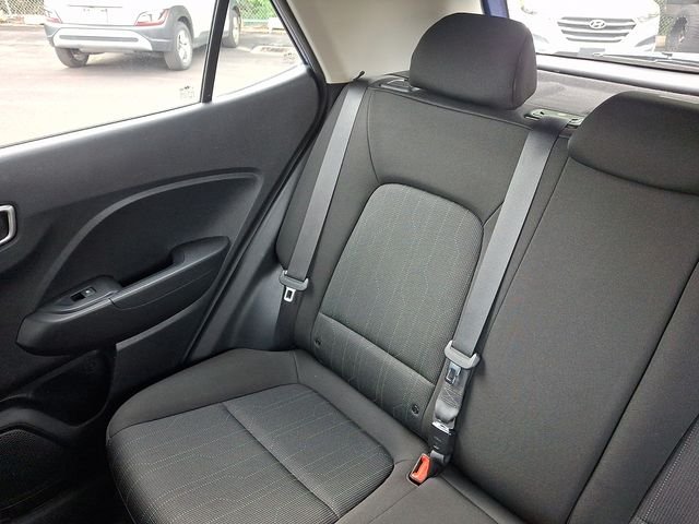 Used 2022 Blue Hyundai SE image 18