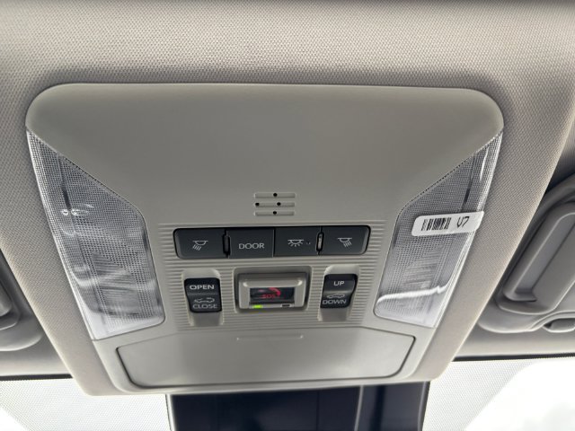 Used 2025  Toyota XLE Premium image 19