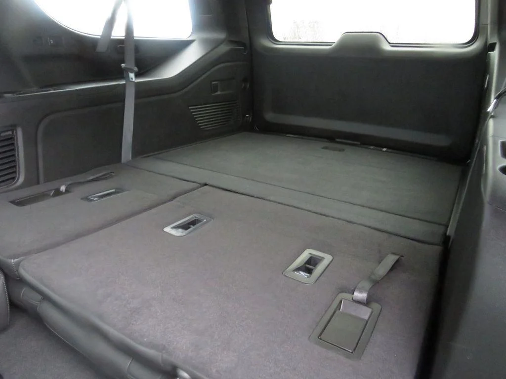 Used 2024 Summit White Chevrolet Z71 image 19
