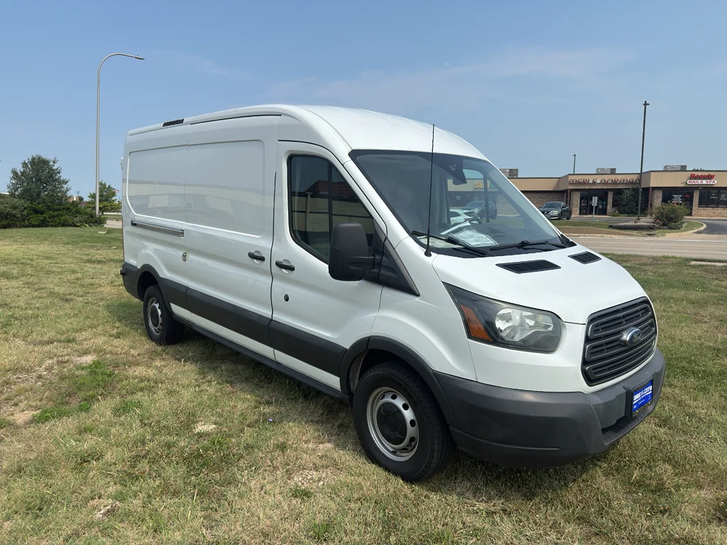 Used 2015 Oxford White Ford Base image 4