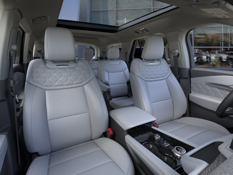 New 2026 Space White Metallic Ford Platinum image 10