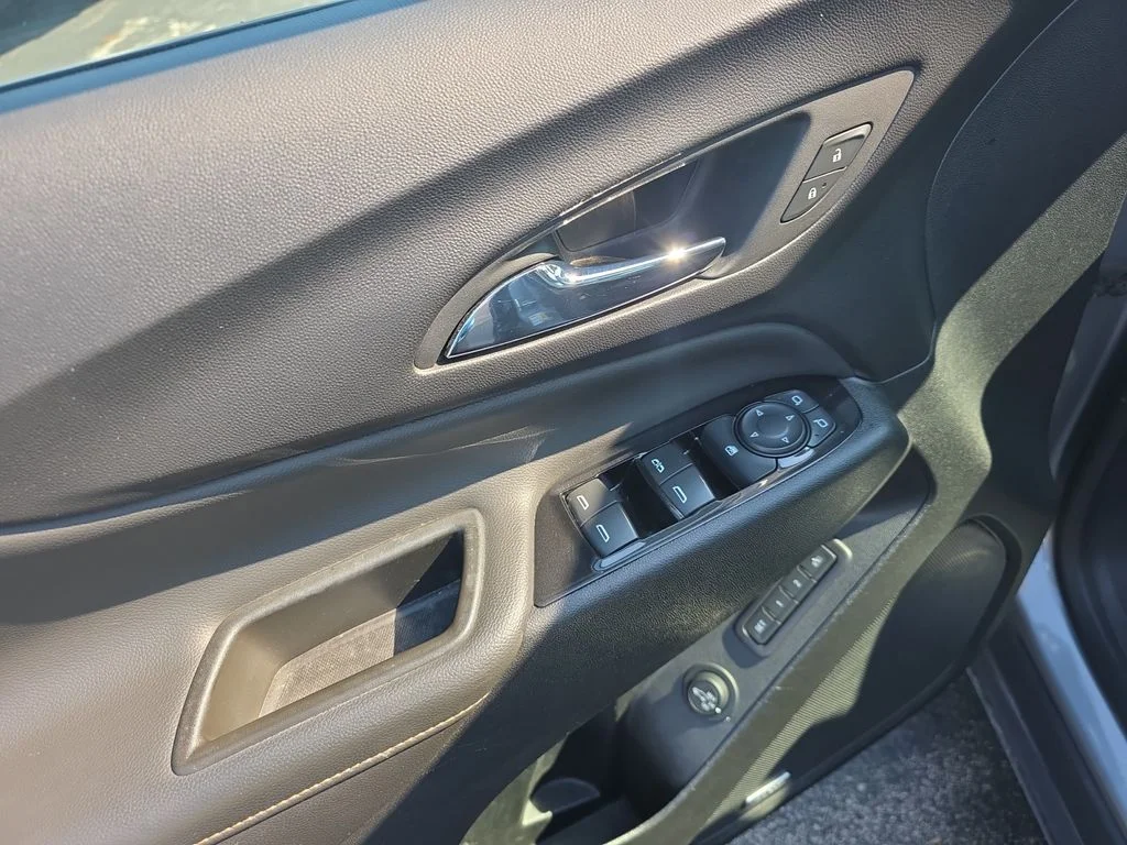 Used 2023 Sterling Gray Metallic Chevrolet Premier image 21