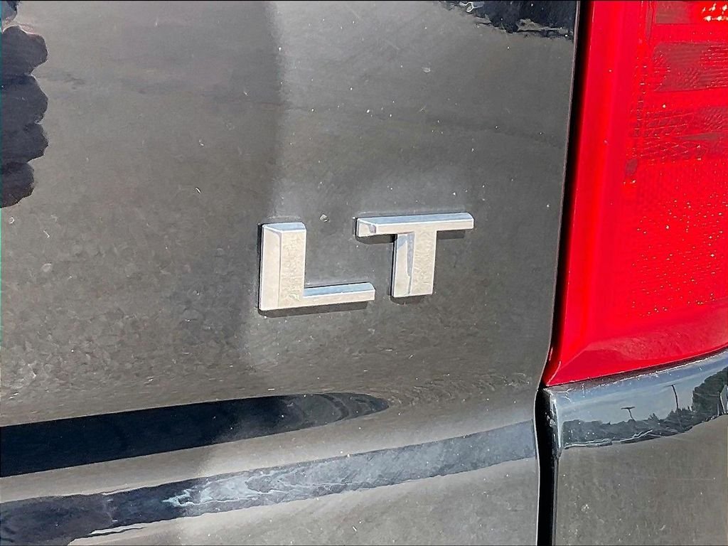 Used 2025 Black Chevrolet LT image 27