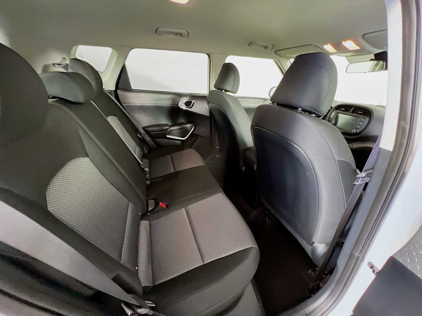 Used 2025 Snow White Pearl Kia LX image 25