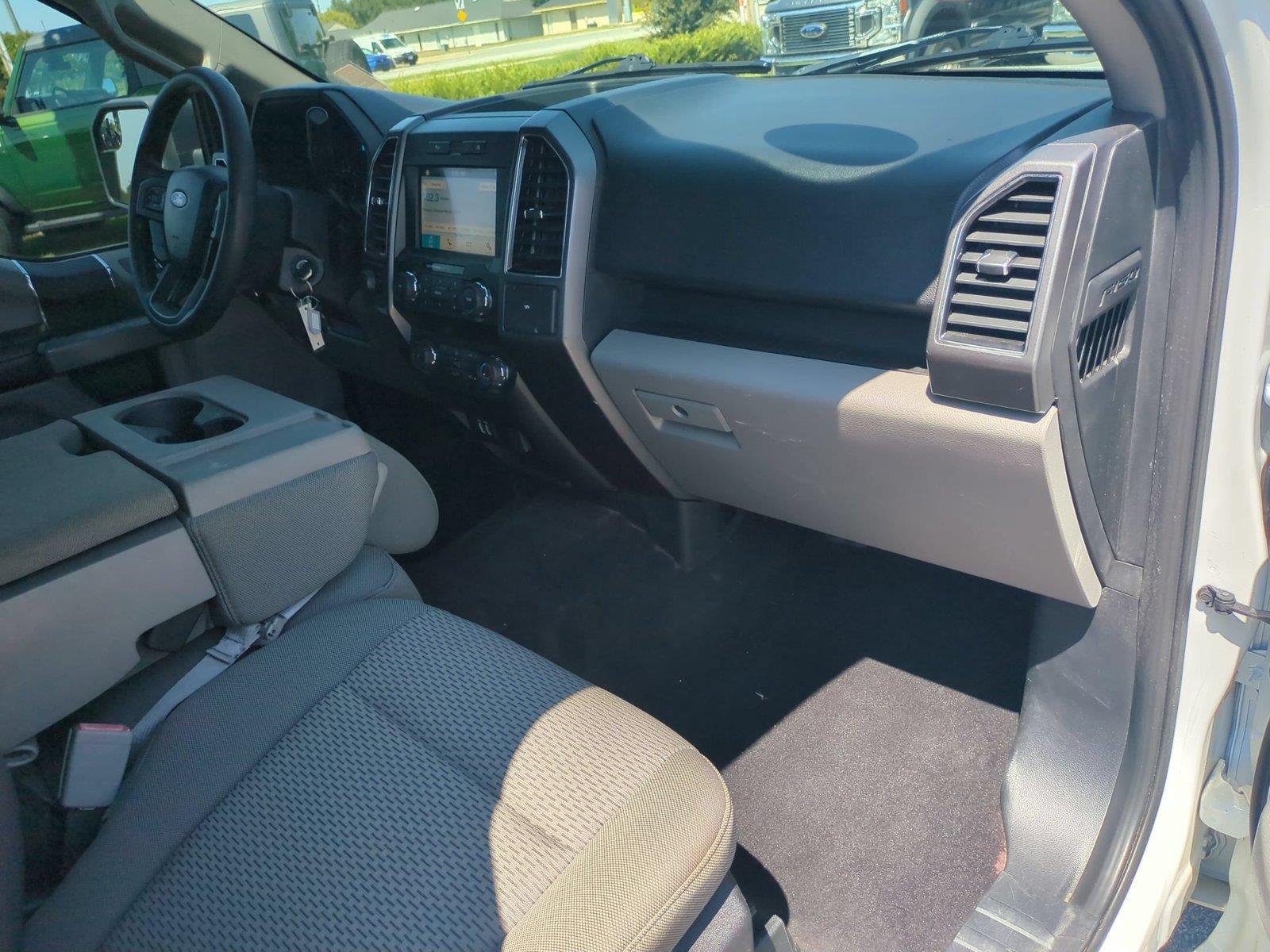 Used 2019 Oxford White Ford XLT image 36