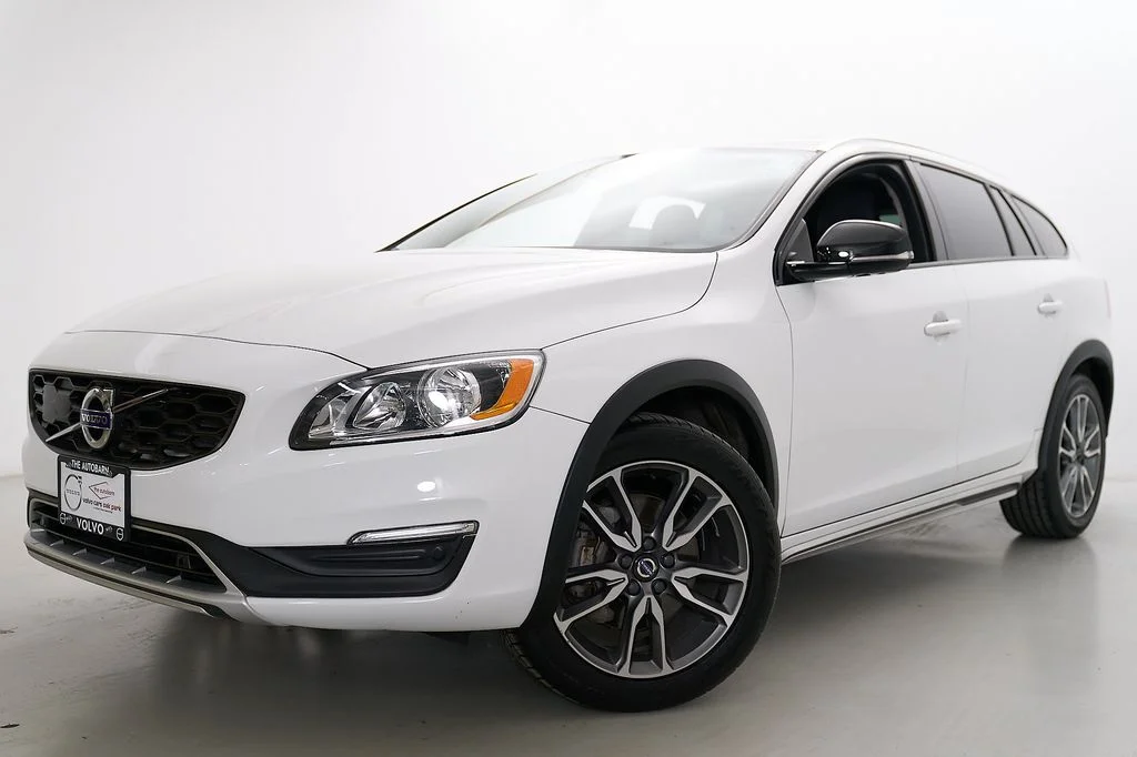 Used 2018 Volvo V60 Base with VIN YV440MWK2J2055375 for sale in Oak Park, IL