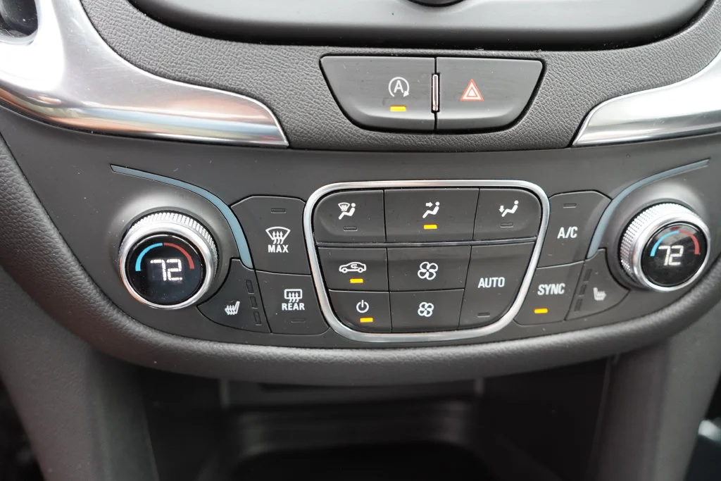 Used 2024 Lakeshore Blue Metallic Chevrolet LT image 27