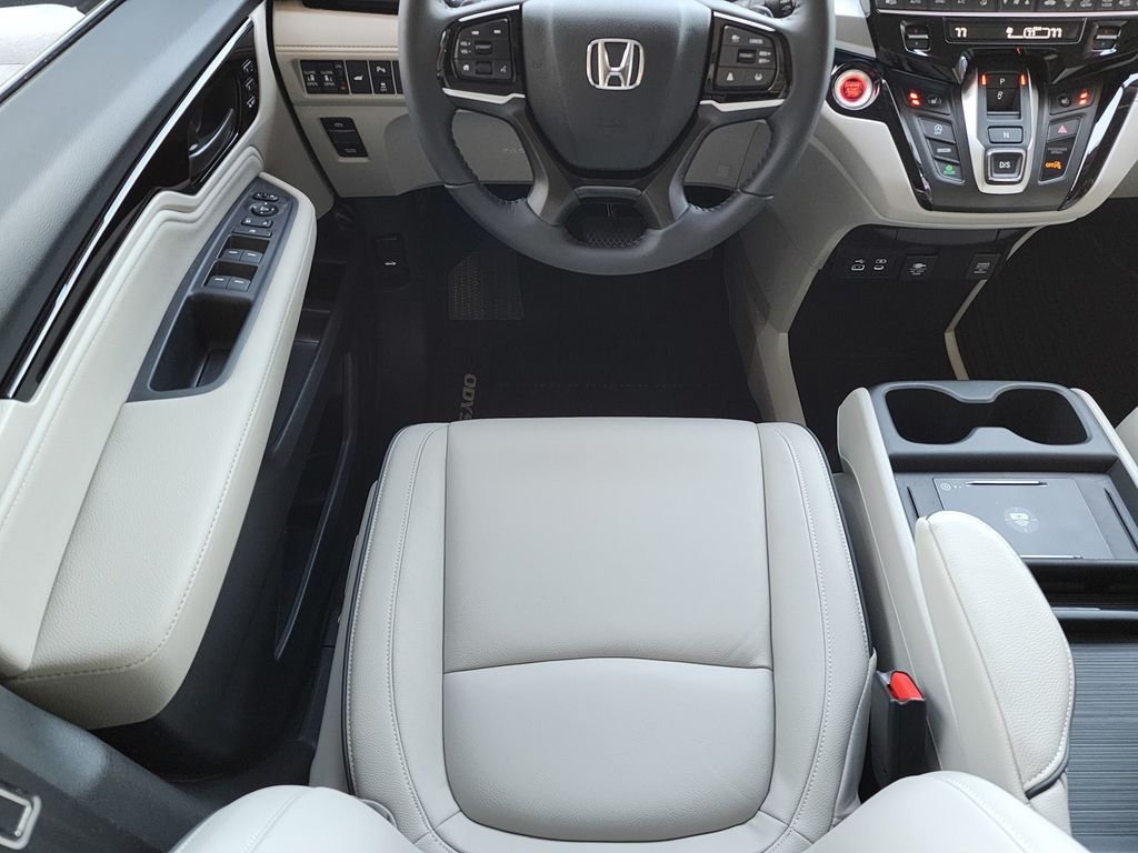 2026 Honda Odyssey Touring - Photo 11