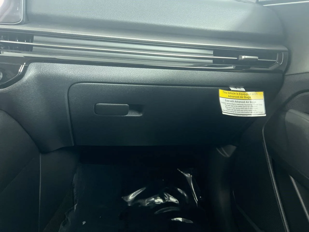 New 2026 Glacial White Pearl Kia LX image 32