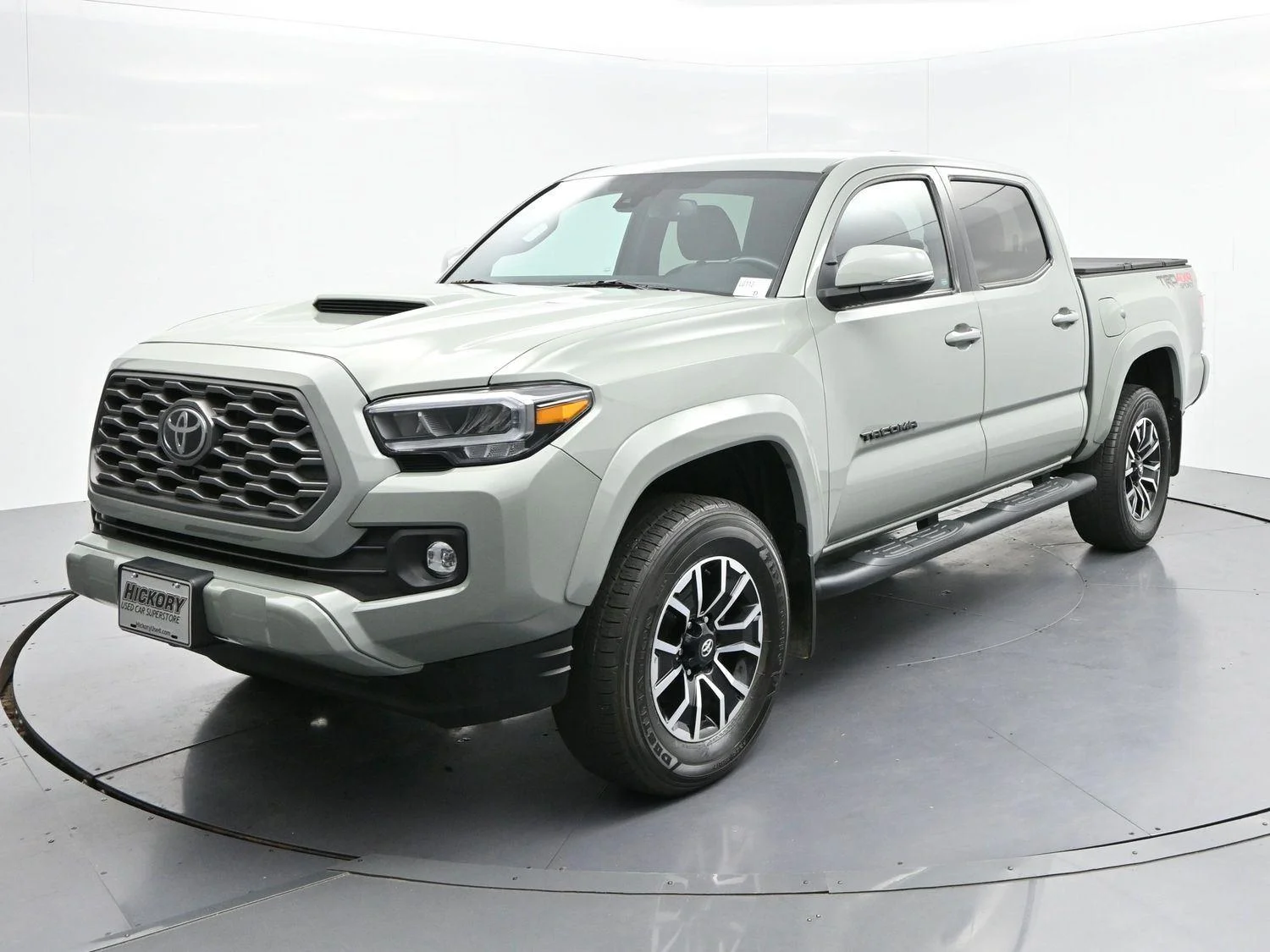 Used 2023 Gray Toyota SR image 3