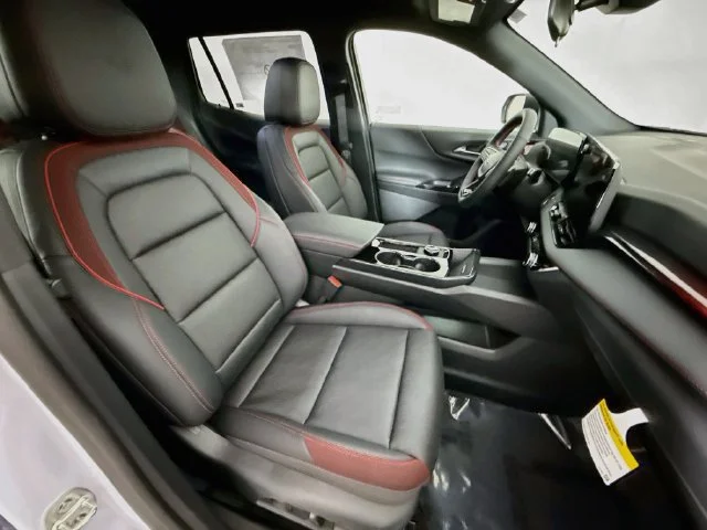 New 2027 Polar White Tricoat Chevrolet RS image 28