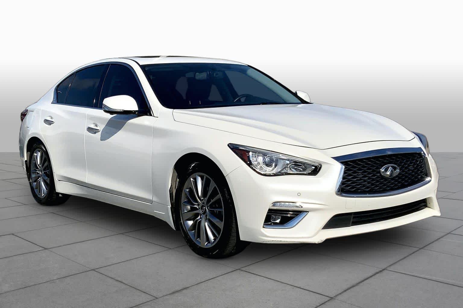 Used 2023 Majestic White INFINITI LUXE image 3