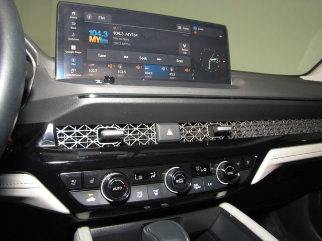 Used 2023 Platinum White Honda Touring image 7