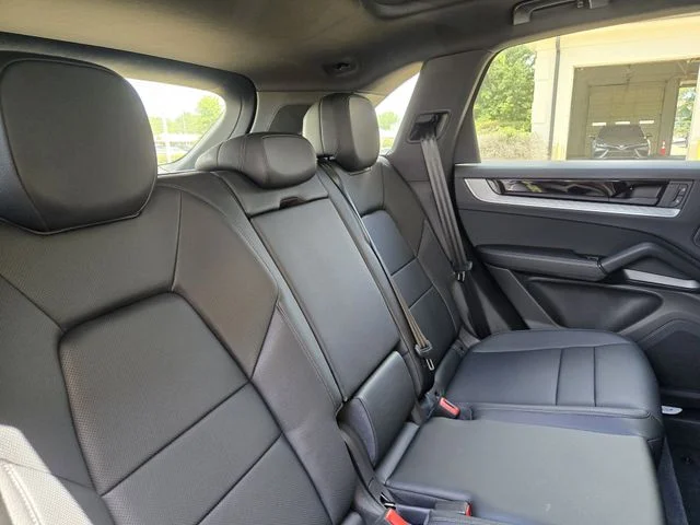 2025 Porsche Cayenne Base - Photo 23