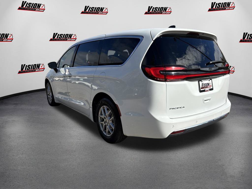 Used 2024 White Chrysler Touring L image 7