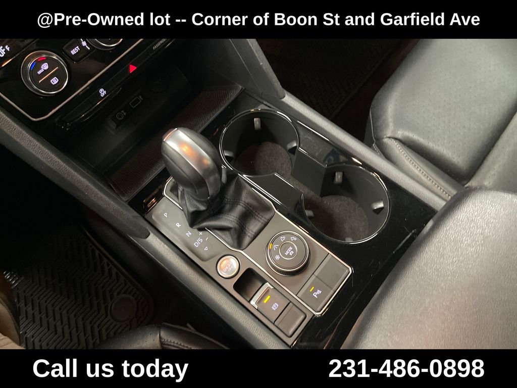 Used 2018 Gray Volkswagen SEL image 24