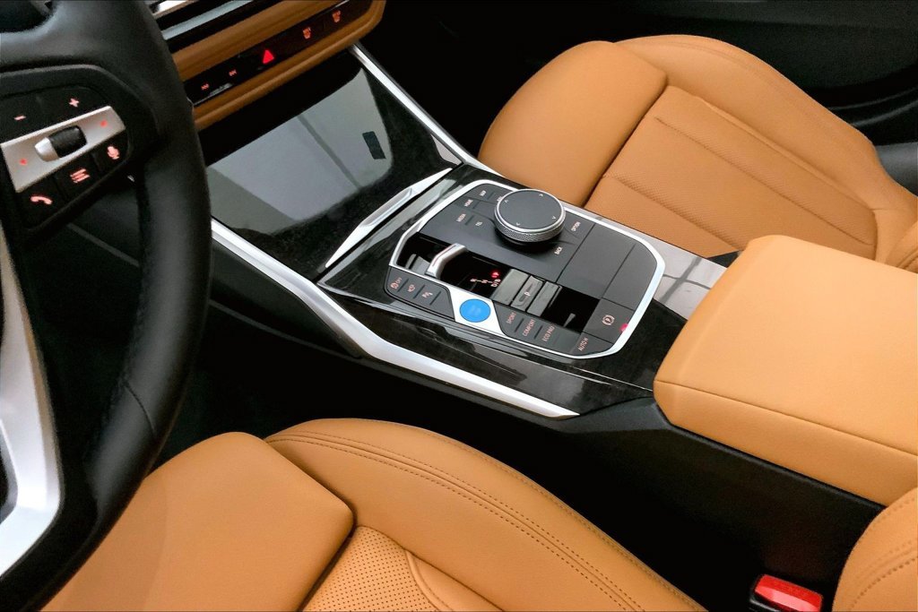 Certified Used 2024 Mineral White Metallic BMW  image 21