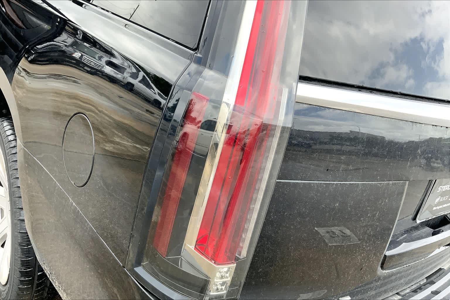 Used 2019 BLACK RAVEN Cadillac Luxury image 29