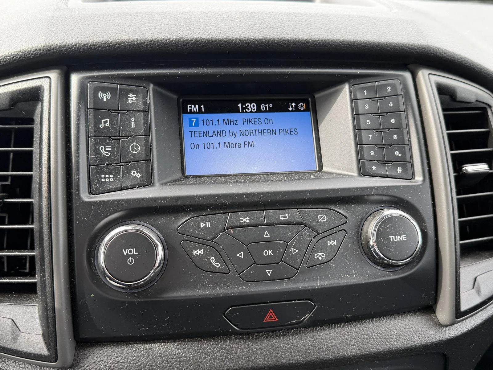 Used 2020 Magnetic Ford XL image 7
