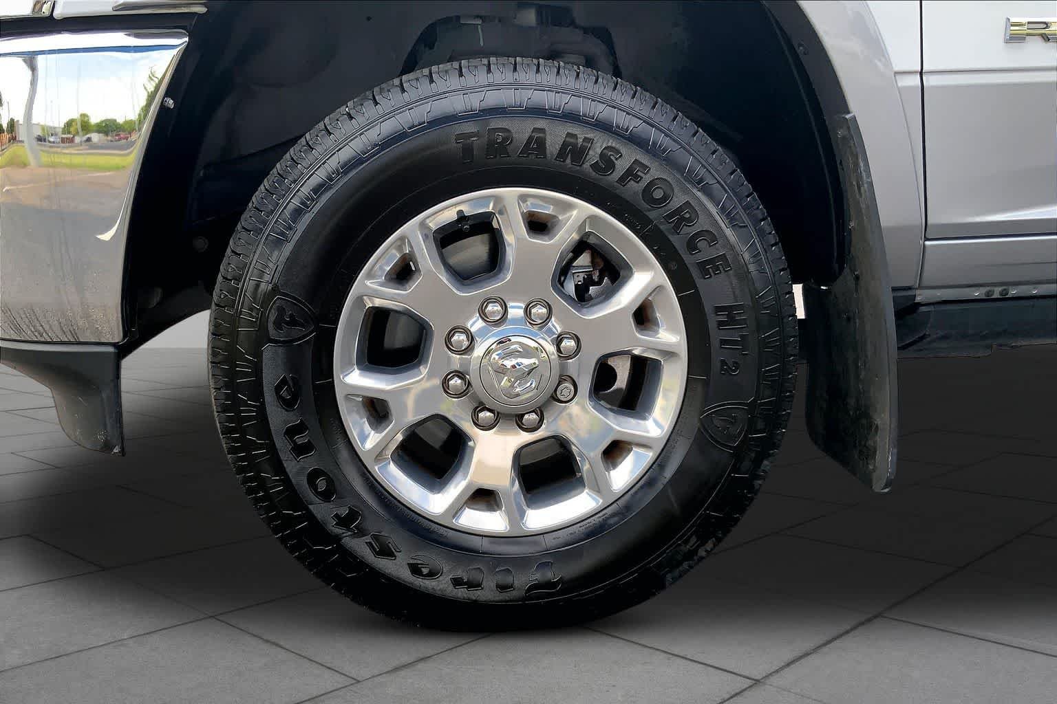 Used 2019 Bright White Clearcoat Ram Laramie image 11