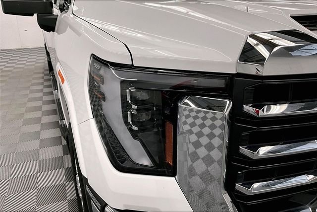 Used 2024 Summit White GMC SLT image 35