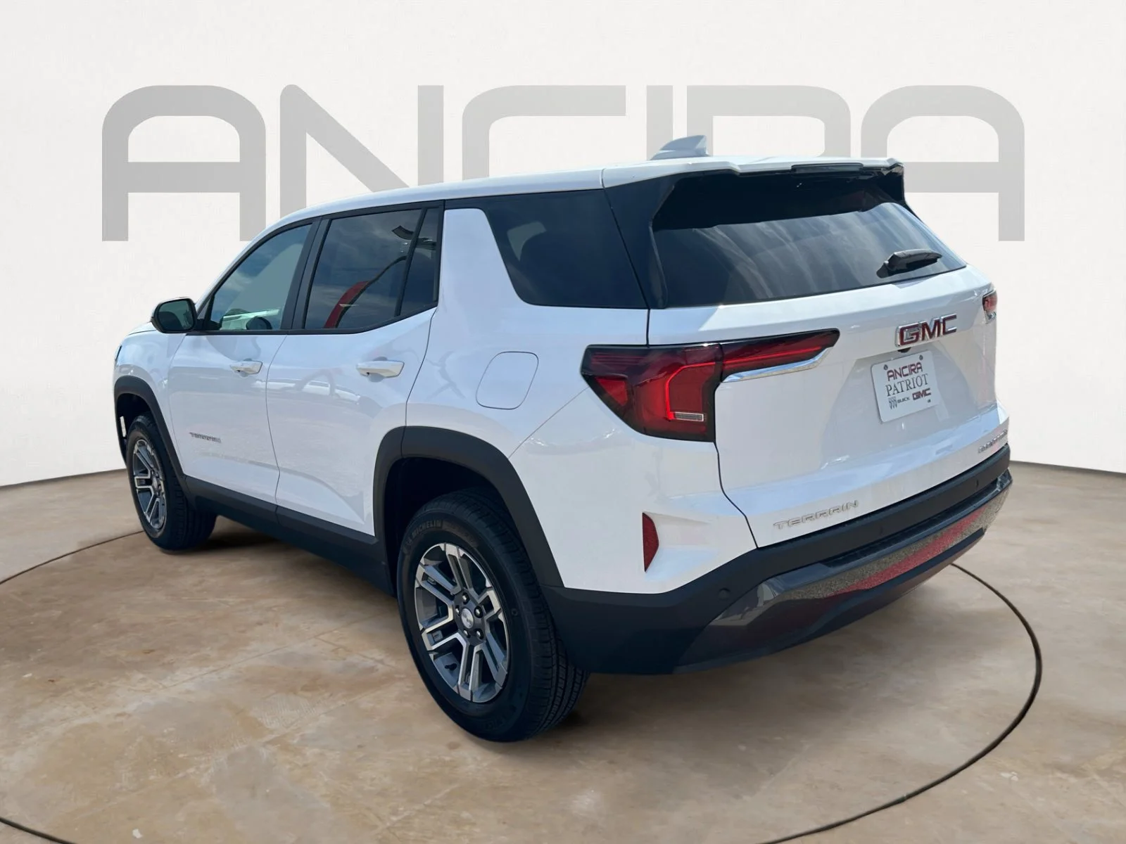 New 2026 Summit White GMC FWD Elevation image 8