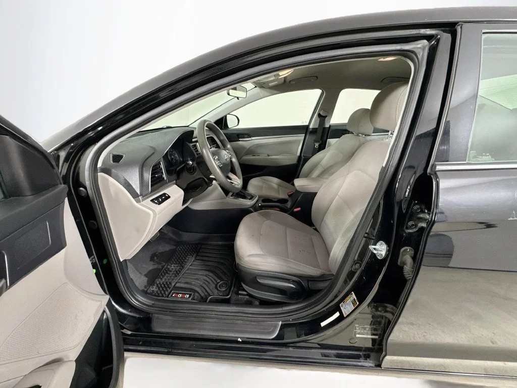 Used 2020 Black Hyundai SEL image 21