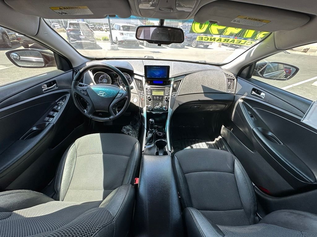 Used 2012 Black Hyundai SE image 15