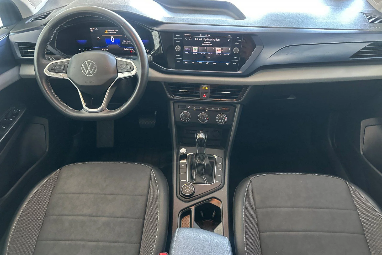 2022 Volkswagen Taos SE - Photo 13