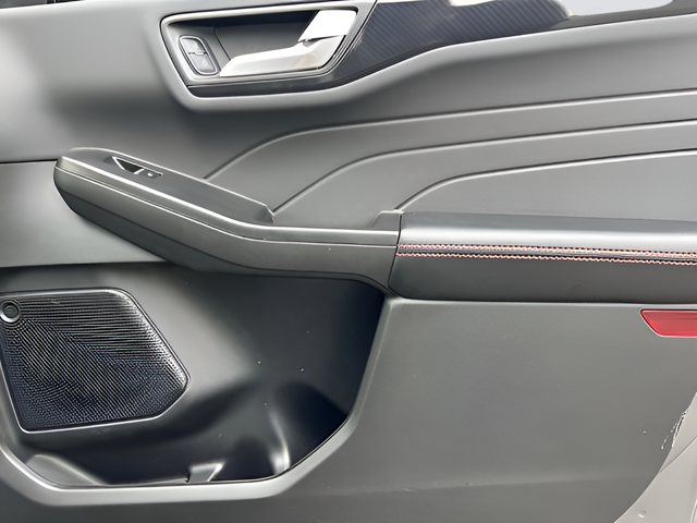 Used 2025 Gray Ford ST-Line image 26