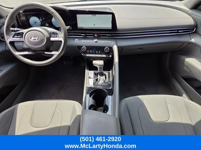 Used 2025 Gray Hyundai SEL Convenience image 15