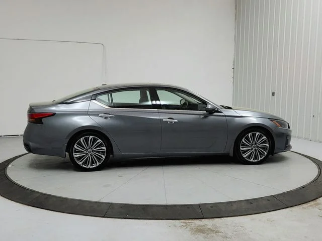 Used 2023 Gray Nissan 2.5 SL image 8
