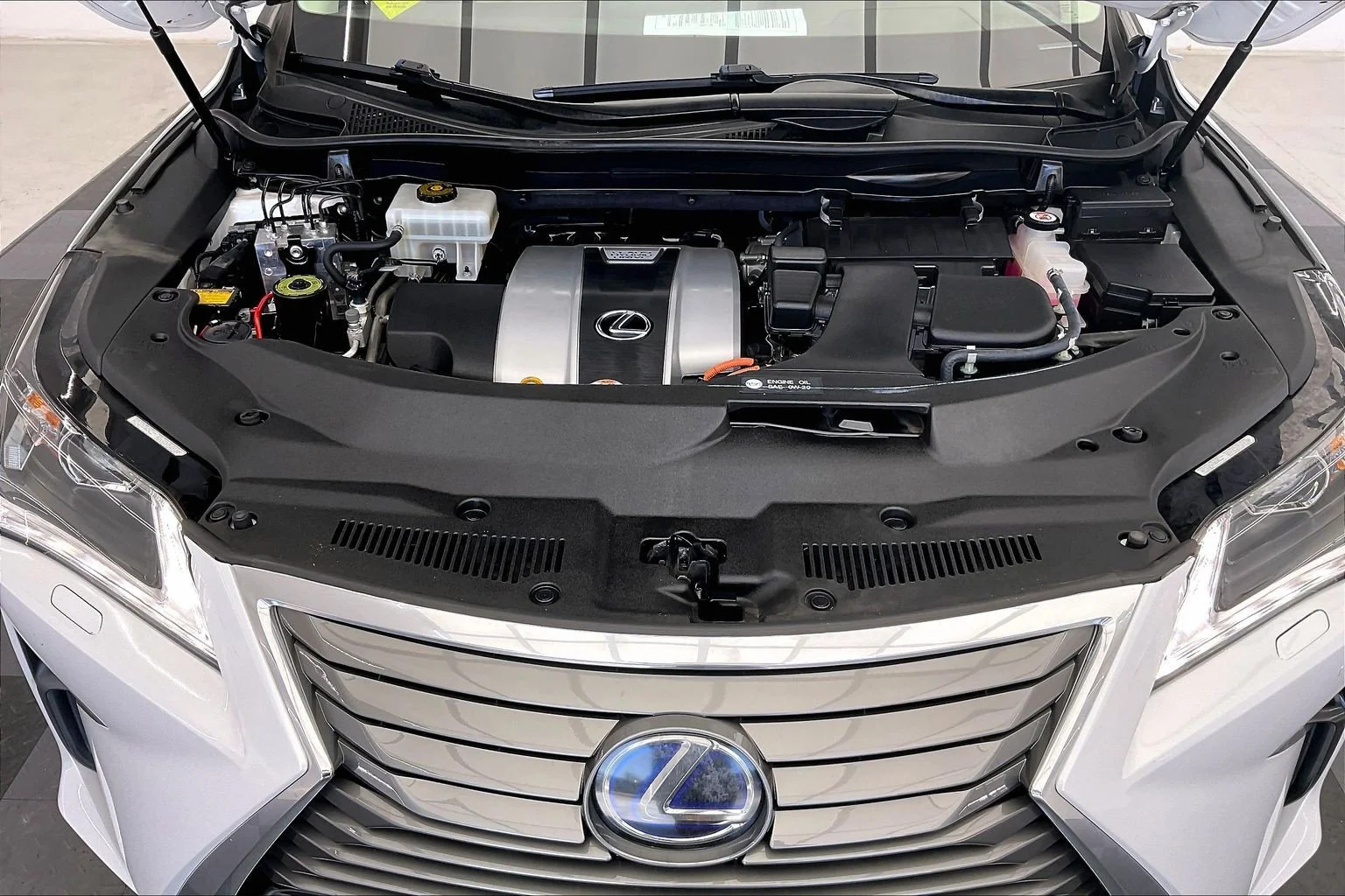 Used 2018 Eminent White Pearl Lexus 450h image 9