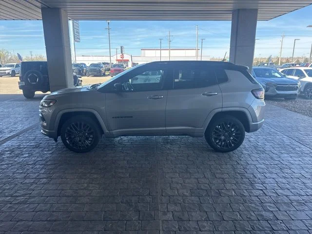 Used 2022 Silver Jeep High Altitude image 4